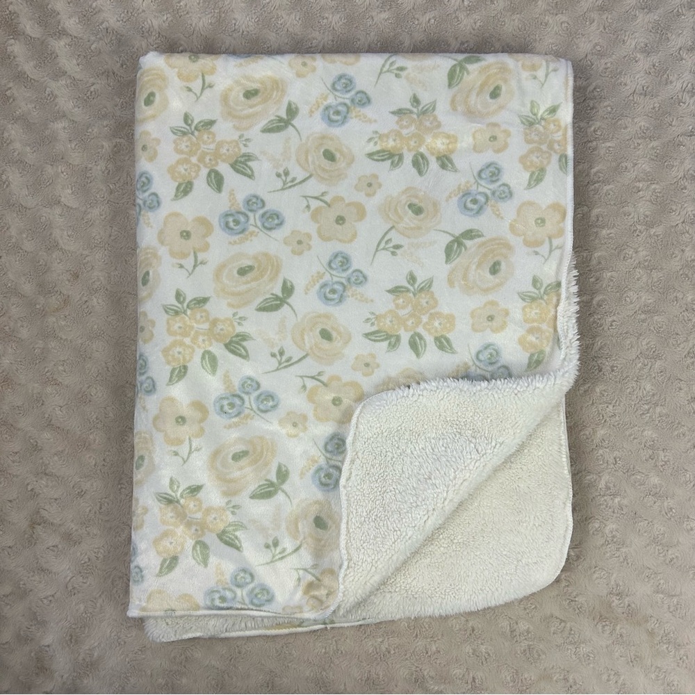 Chick Pea Pale Yellow Floral Baby Blanket Blue White Green Rose Flowers Sherpa